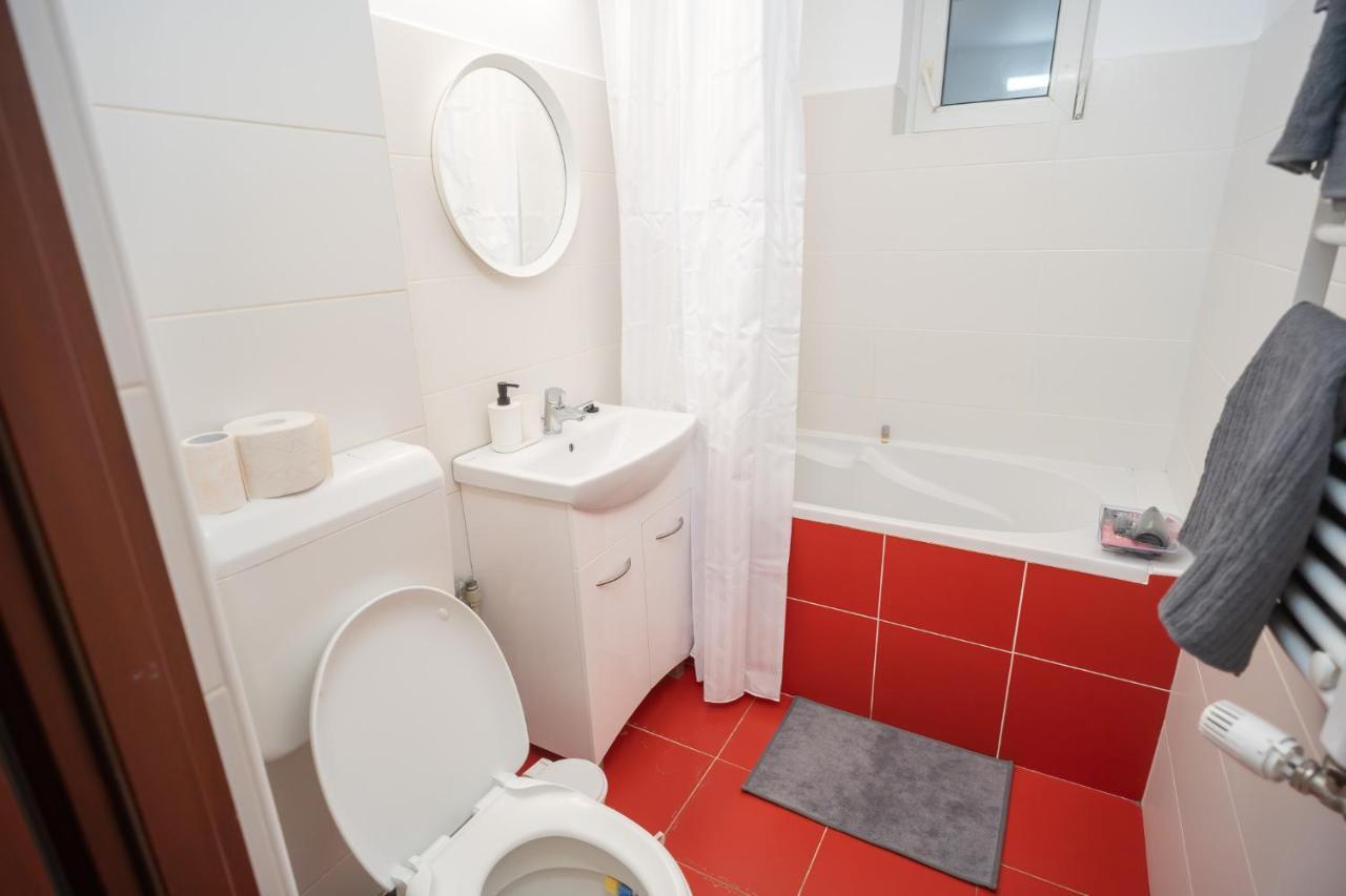 Spacious 2Br Dristor Apartment Bucarest Esterno foto