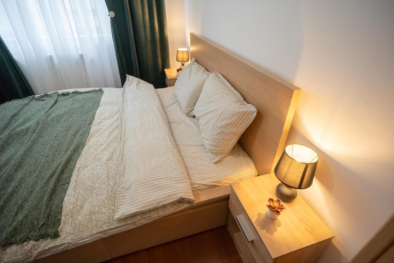 Spacious 2Br Dristor Apartment Bucarest Esterno foto