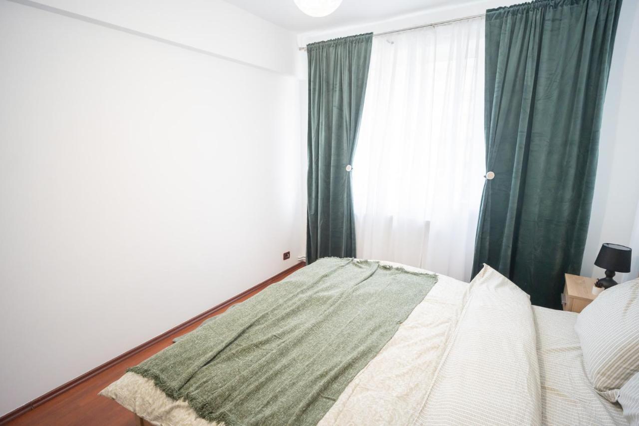 Spacious 2Br Dristor Apartment Bucarest Esterno foto