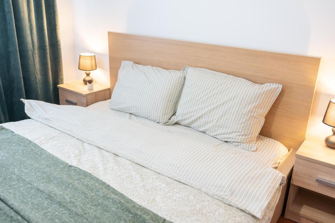 Spacious 2Br Dristor Apartment Bucarest Esterno foto