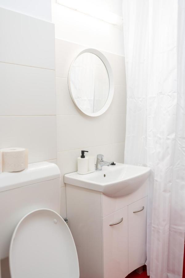 Spacious 2Br Dristor Apartment Bucarest Esterno foto