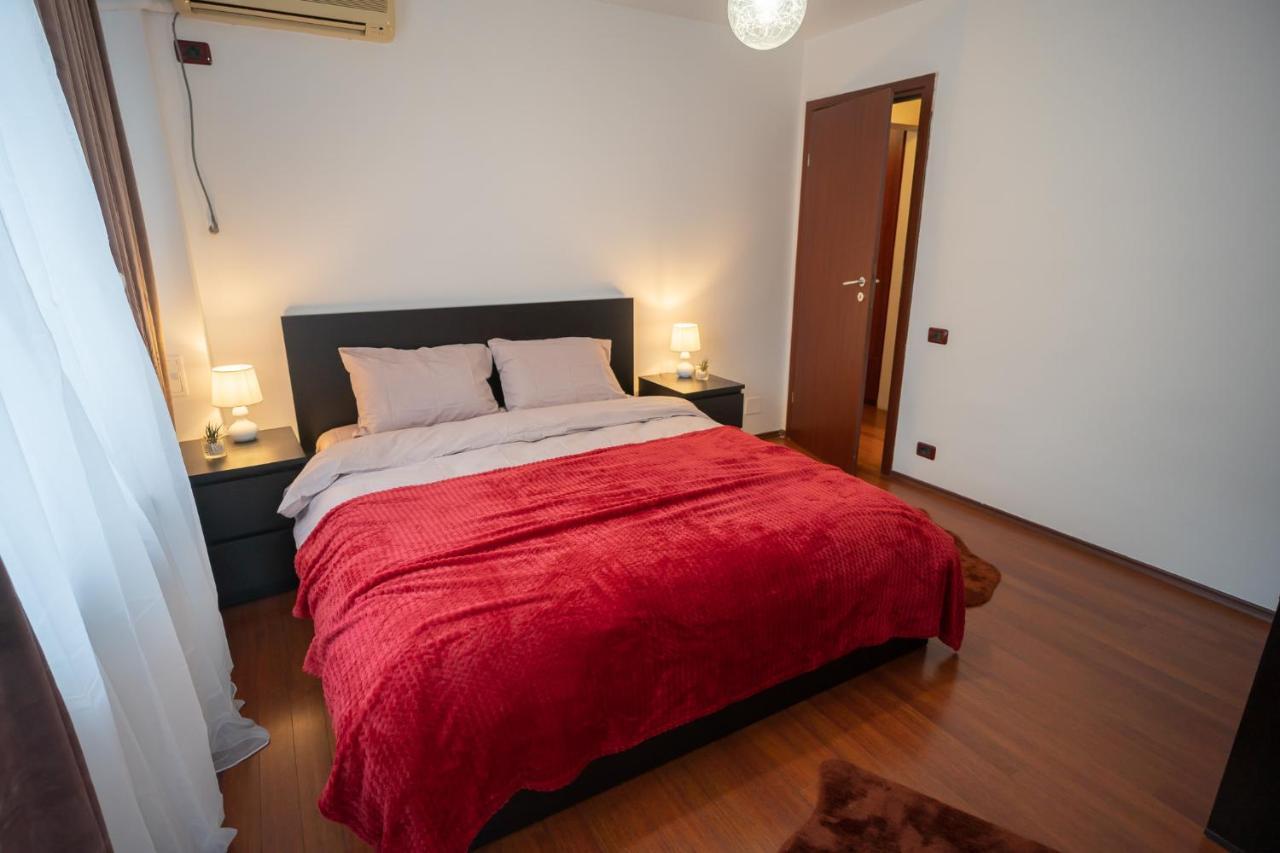 Spacious 2Br Dristor Apartment Bucarest Esterno foto